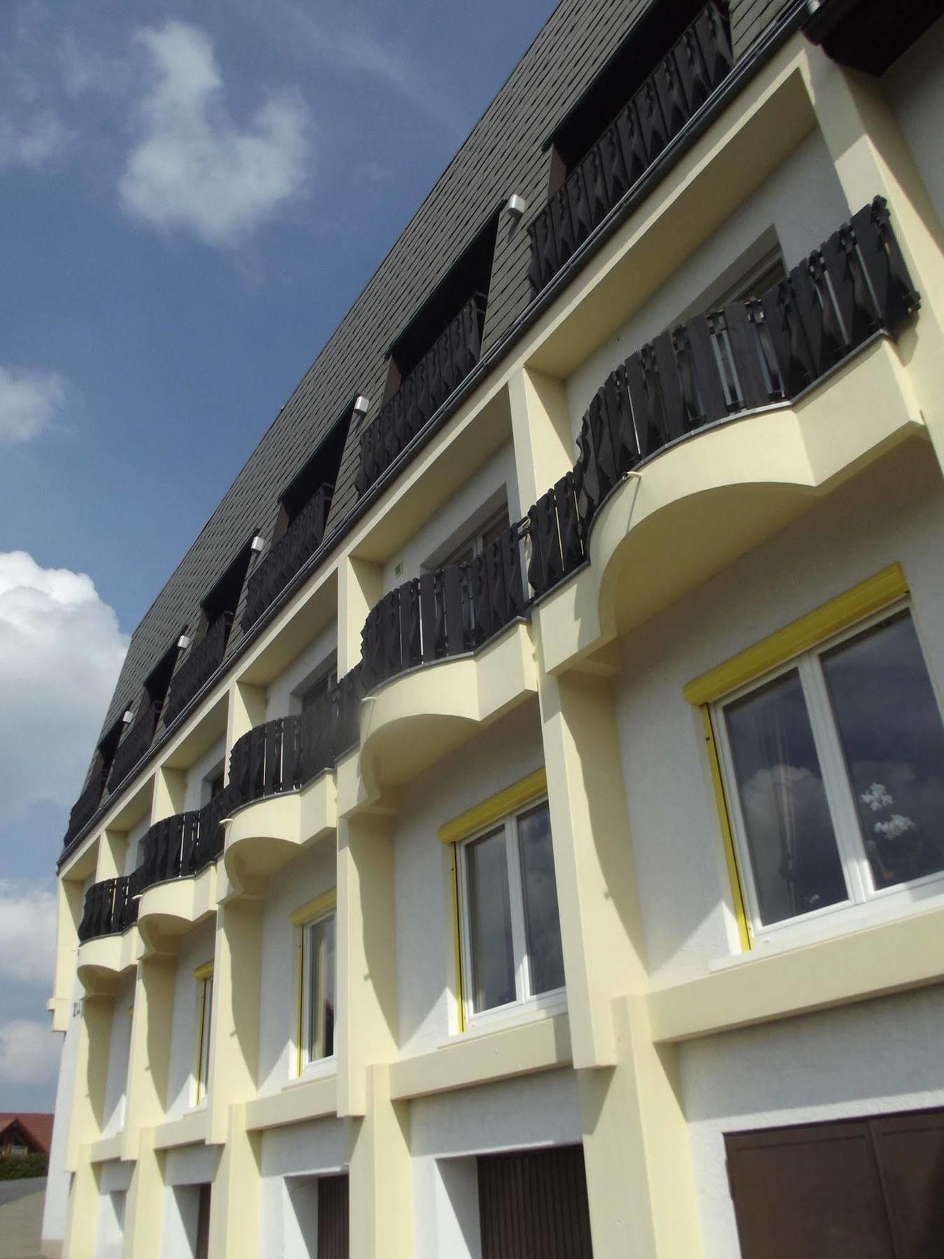 Zum Weissen Lamm Hotel Rothenberg Exterior photo