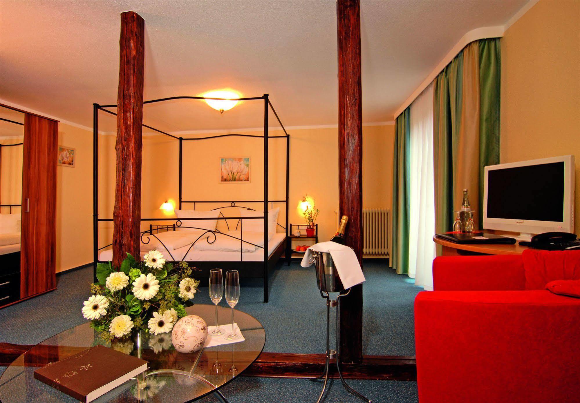 Zum Weissen Lamm Hotel Rothenberg Exterior photo